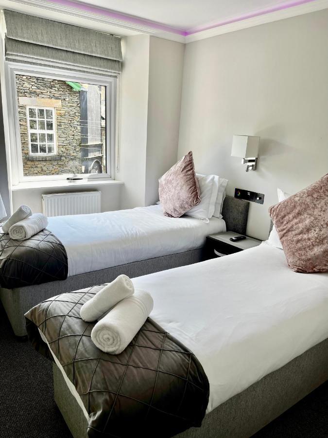 The Mews Boutique Deluxe Apartments, Sleep 2-6 People , Central Location, Free Parking วินเดอร์เมียร์ ภายนอก รูปภาพ